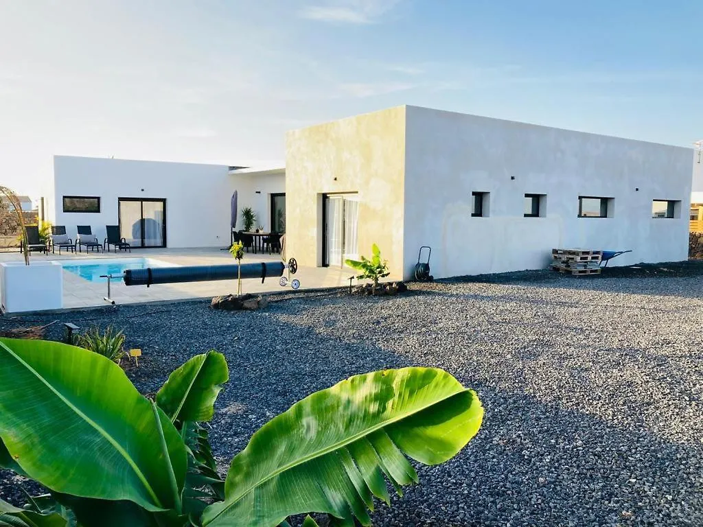 Villa Tempo Stylish 3 Bedroom Villa With Pool Lajares 0*,